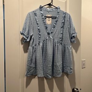 NWT Ruffle sleeve polka dot top